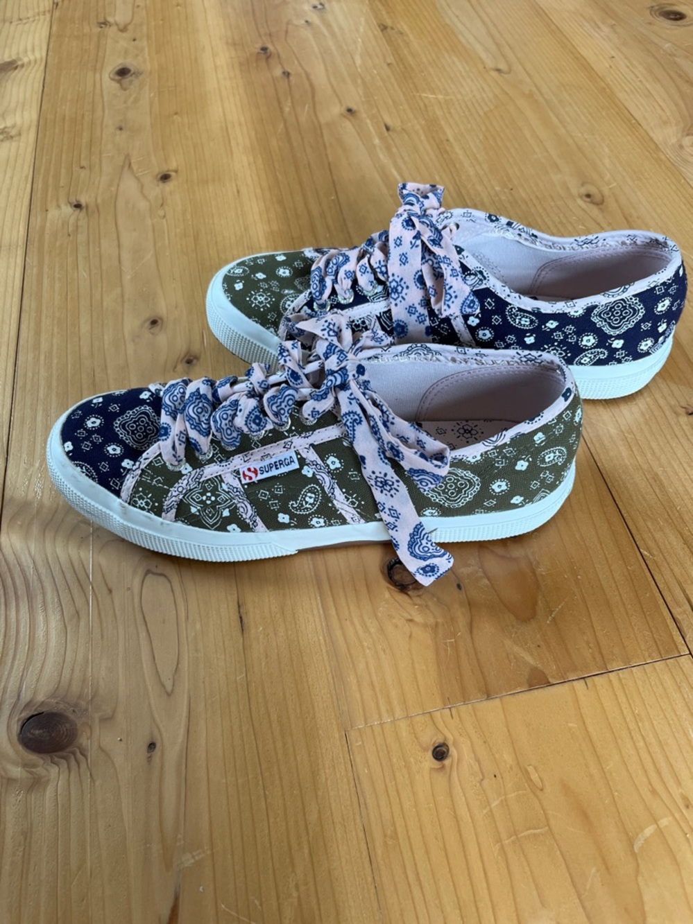 Superga Low-Top Lace Up Sneakers in Navy Blue & Olive Green Paisley Pattern - Picture 4 of 8